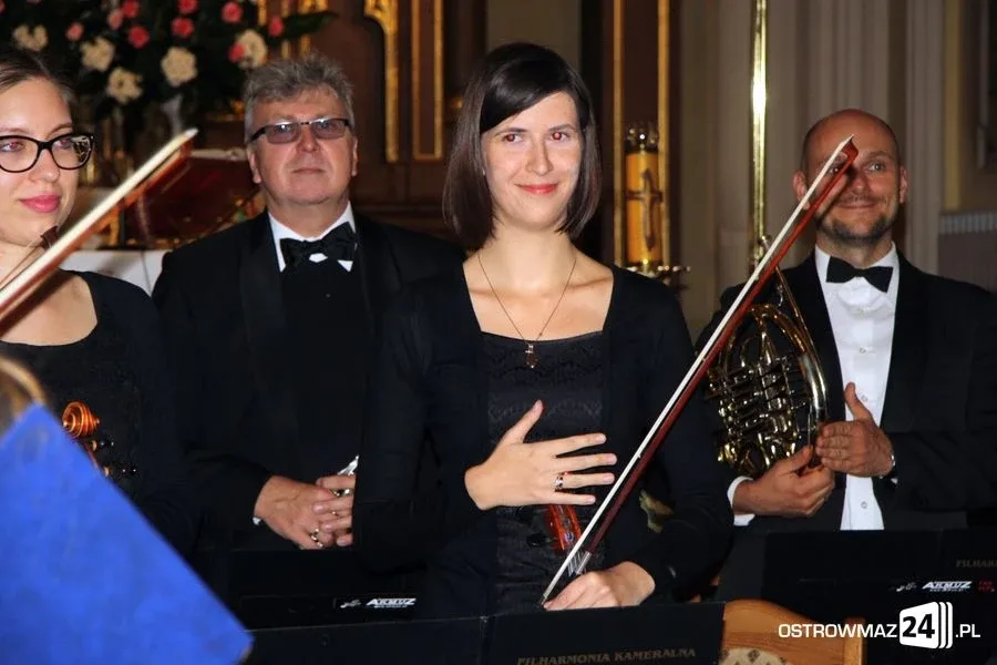 Muzyka klasyczna w kościele (zdjęcia, wideo)