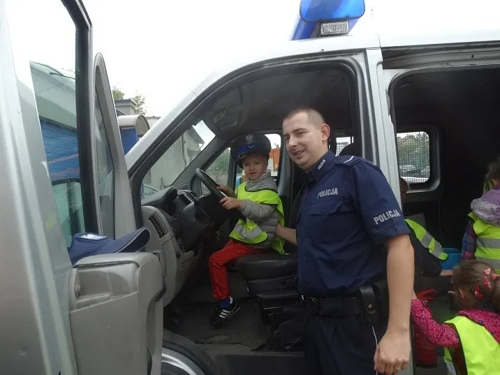 Przedszkolaki zwiedzały komendę (zdjęcia)