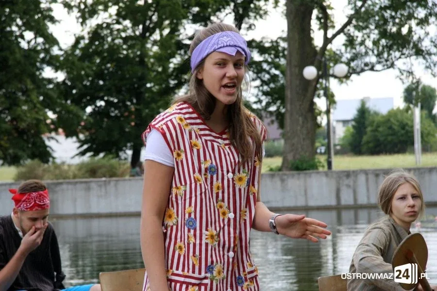 Plenerowe pokazy teatralne (zdjęcia, wideo)