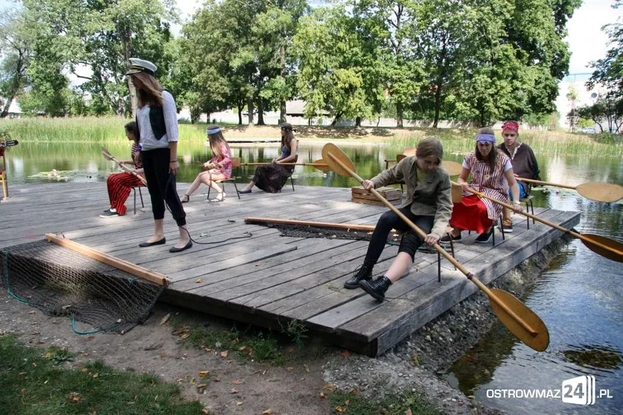 Plenerowe pokazy teatralne (zdjęcia, wideo)