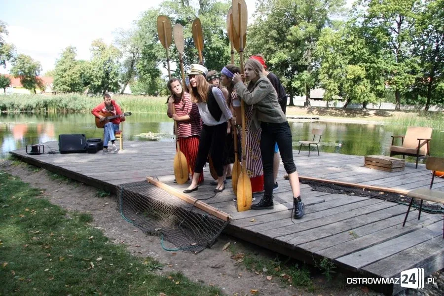 Plenerowe pokazy teatralne (zdjęcia, wideo)