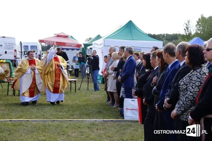Trwają dożynki gminne w Nieskórzu (nowe zdjęcia)