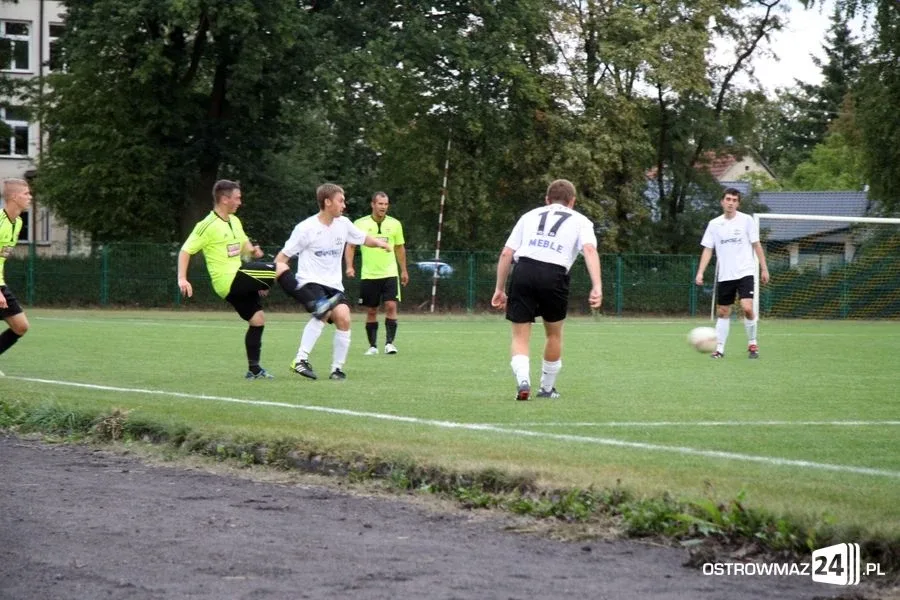 Ostrovia ograła Czarnych z Węgrowa (zdjęcia)