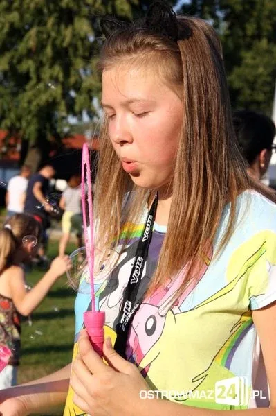 Pożegnali wakacje bańkami mydlanymi