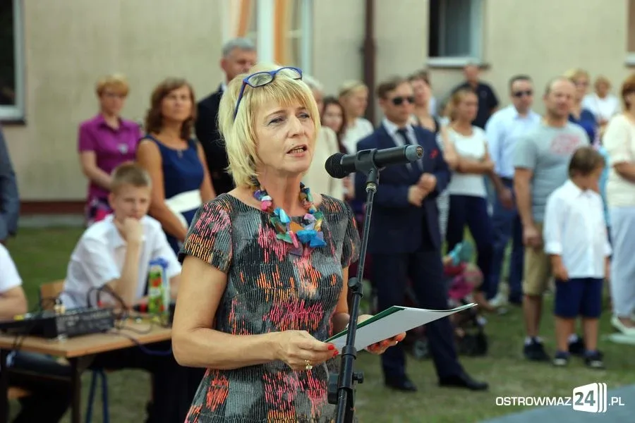 Rozpoczęcie roku szkolnego w ostrowskich szkołach (zdjęcia)