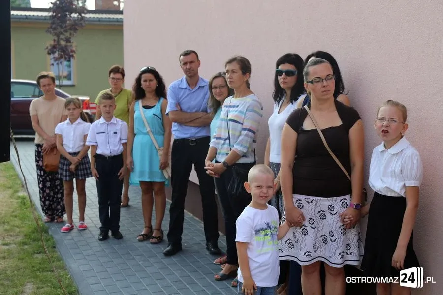 Rozpoczęcie roku szkolnego w ostrowskich szkołach (zdjęcia)