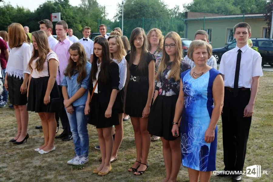 Rozpoczęcie roku szkolnego w ostrowskich szkołach (zdjęcia)