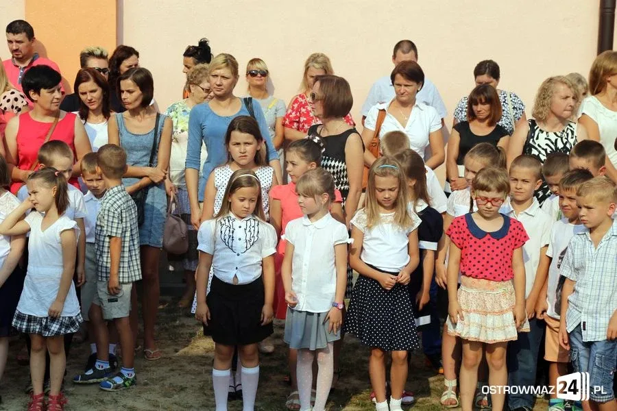 Rozpoczęcie roku szkolnego w ostrowskich szkołach (zdjęcia)