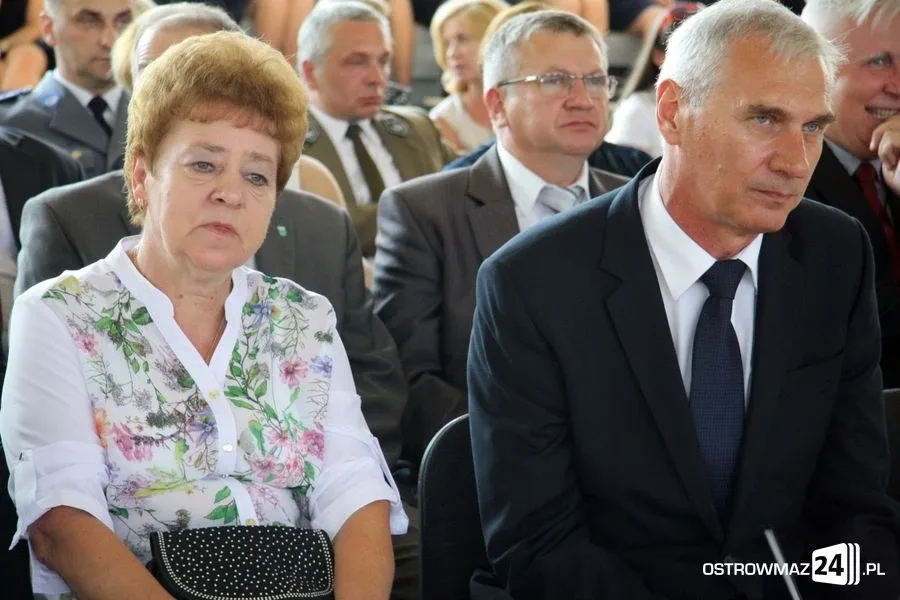 Rozpoczęcie roku szkolnego z odbiorem w tle (zdjęcia, wideo)