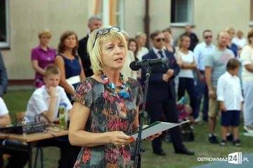 Rozpoczęcie roku szkolnego w ostrowskich szkołach (zdjęcia)