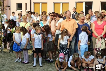 Rozpoczęcie roku szkolnego w ostrowskich szkołach (zdjęcia)
