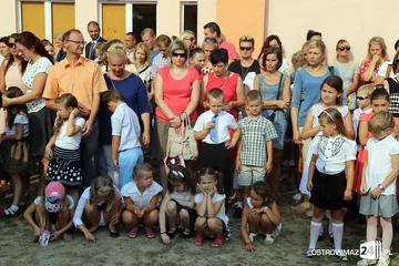 Rozpoczęcie roku szkolnego w ostrowskich szkołach (zdjęcia)