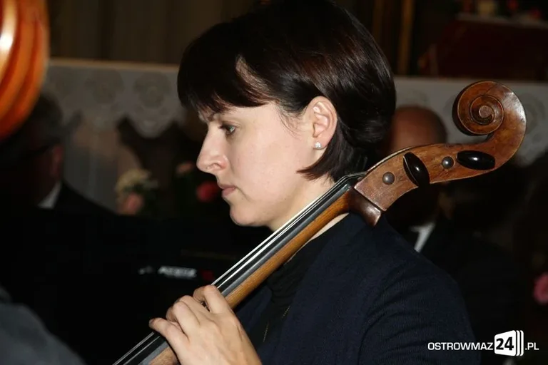 Muzyka klasyczna w kościele (zdjęcia, wideo)