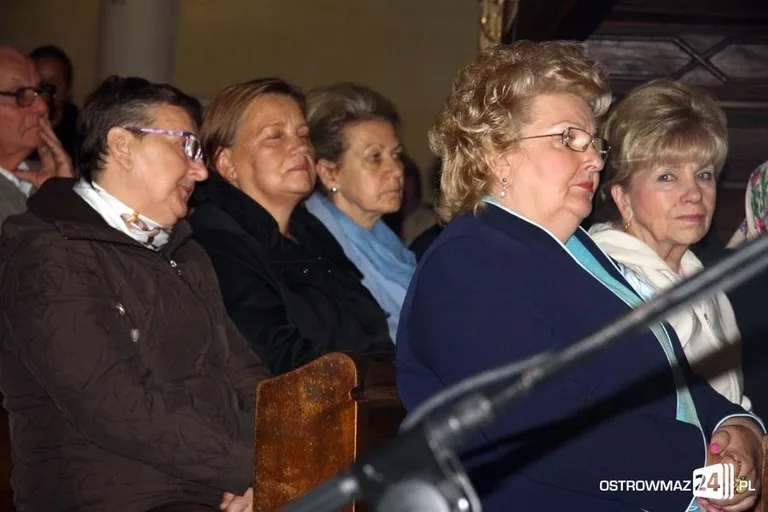 Muzyka klasyczna w kościele (zdjęcia, wideo)