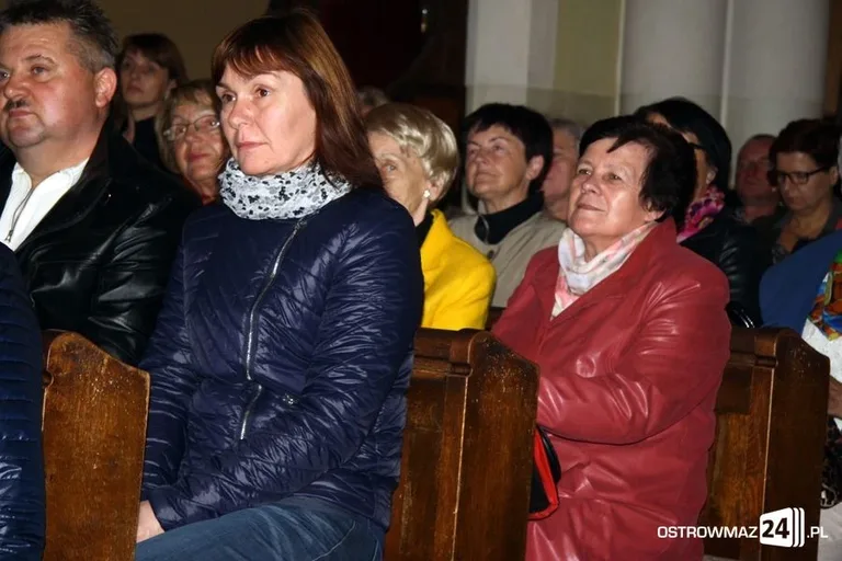 Muzyka klasyczna w kościele (zdjęcia, wideo)