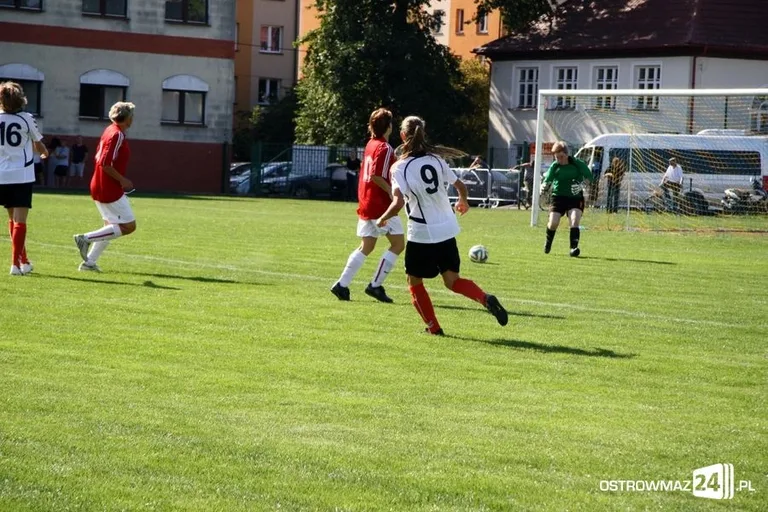 Piłkarki Ostrovii na czele tabeli (zdjęcia)