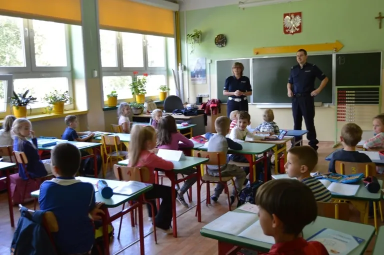 Policjanci z wizytą u dzieci w ZSP nr 2 (zdjęcia)
