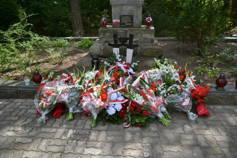 Obchody 71. rocznicy bitwy pod Pecynką (zdjęcia)