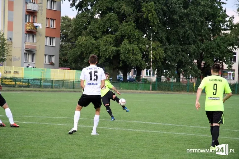 Ostrovia ograła Czarnych z Węgrowa (zdjęcia)