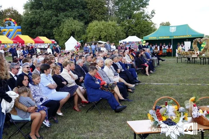 Trwają dożynki gminne w Nieskórzu (nowe zdjęcia)