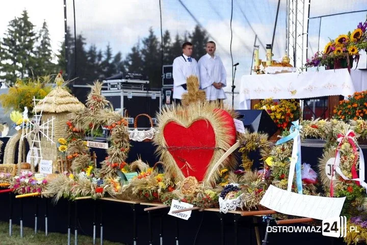 Trwają dożynki gminne w Nieskórzu (nowe zdjęcia)
