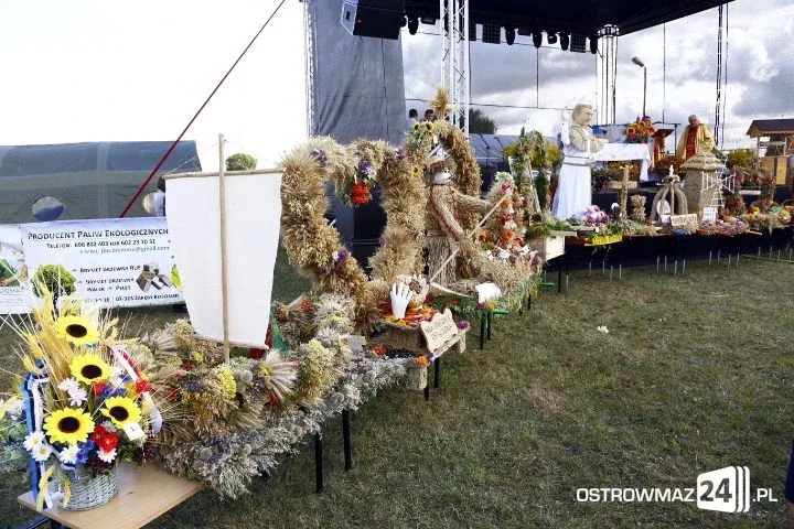Trwają dożynki gminne w Nieskórzu (nowe zdjęcia)