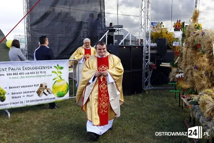 Trwają dożynki gminne w Nieskórzu (nowe zdjęcia)