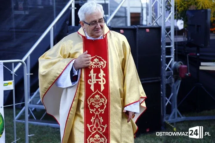 Trwają dożynki gminne w Nieskórzu (nowe zdjęcia)