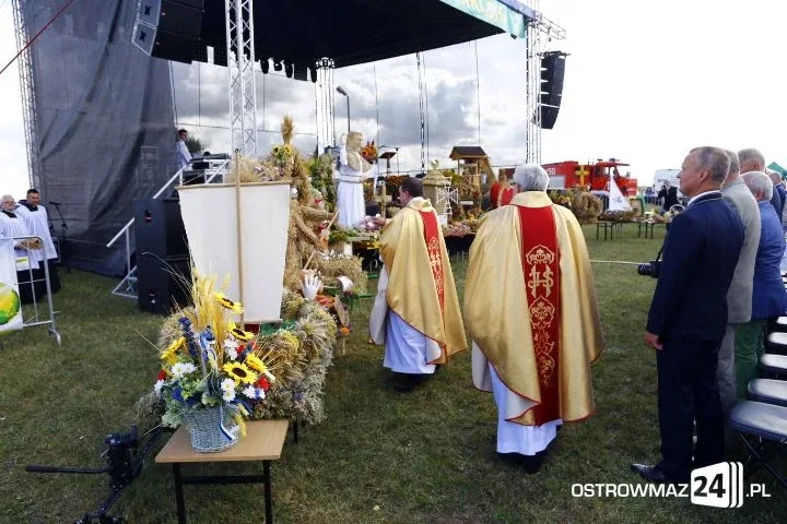 Trwają dożynki gminne w Nieskórzu (nowe zdjęcia)