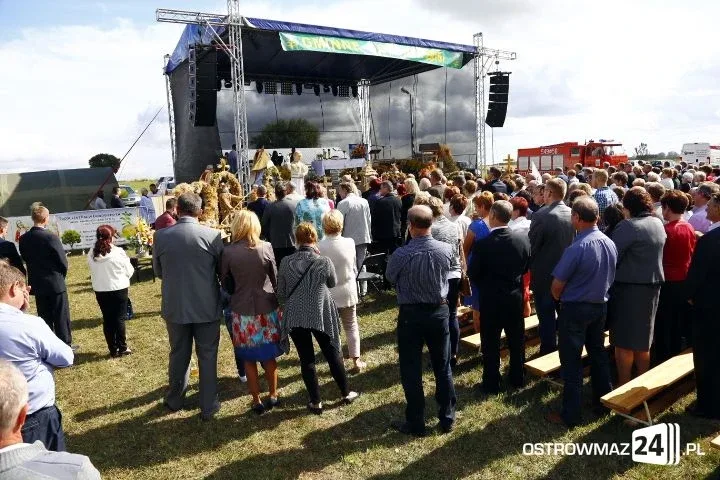 Trwają dożynki gminne w Nieskórzu (nowe zdjęcia)