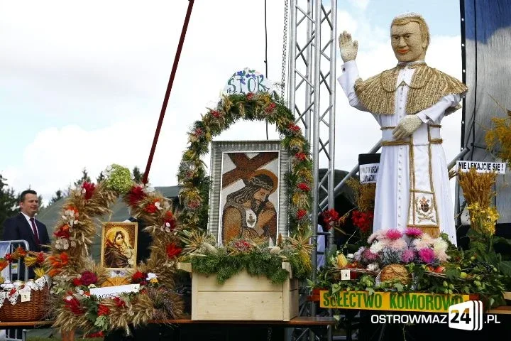 Trwają dożynki gminne w Nieskórzu (nowe zdjęcia)
