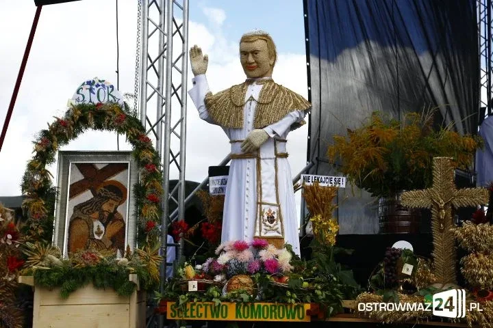 Trwają dożynki gminne w Nieskórzu (nowe zdjęcia)