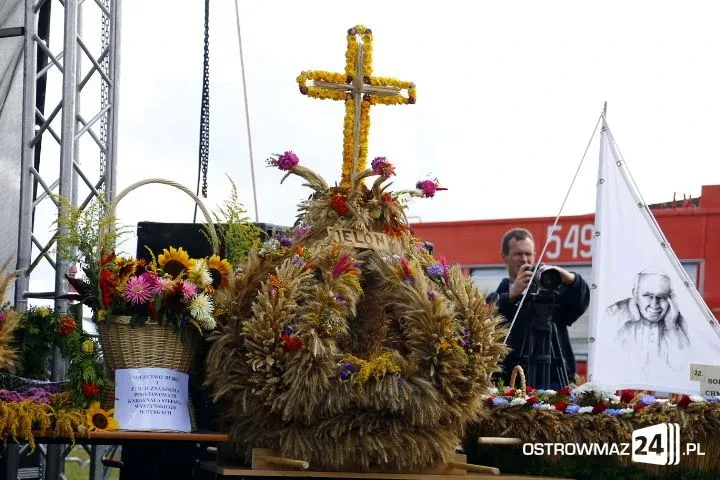 Trwają dożynki gminne w Nieskórzu (nowe zdjęcia)