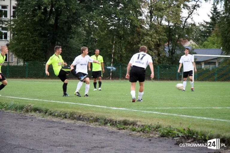 Ostrovia ograła Czarnych z Węgrowa (zdjęcia)
