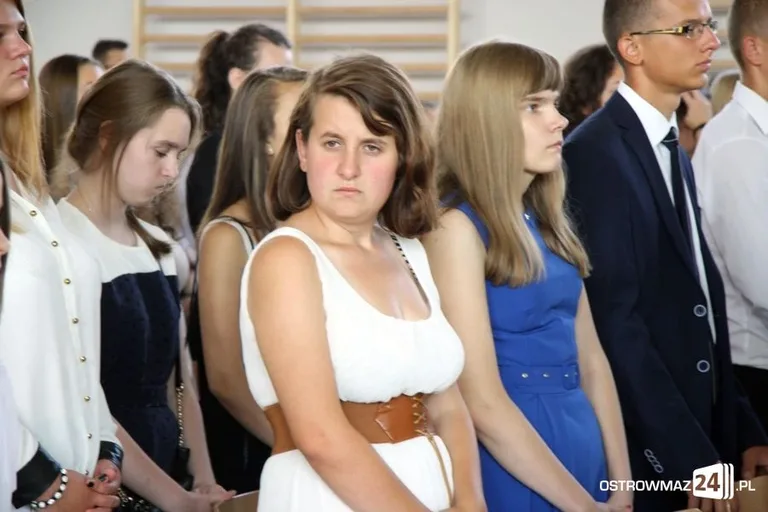 Rozpoczęcie roku szkolnego z odbiorem w tle (zdjęcia, wideo)