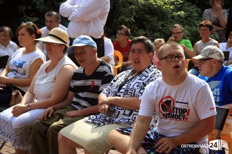 Niepełnosprawni zaśpiewali na festiwalu (zdjęcia)