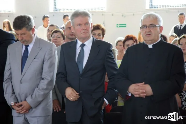 Rozpoczęcie roku szkolnego z odbiorem w tle (zdjęcia, wideo)