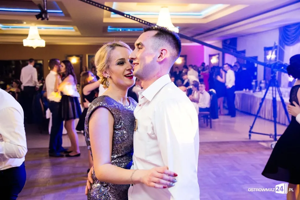 Studniówka Ekonomika 2016 - zobacz zdjęcia i wideo