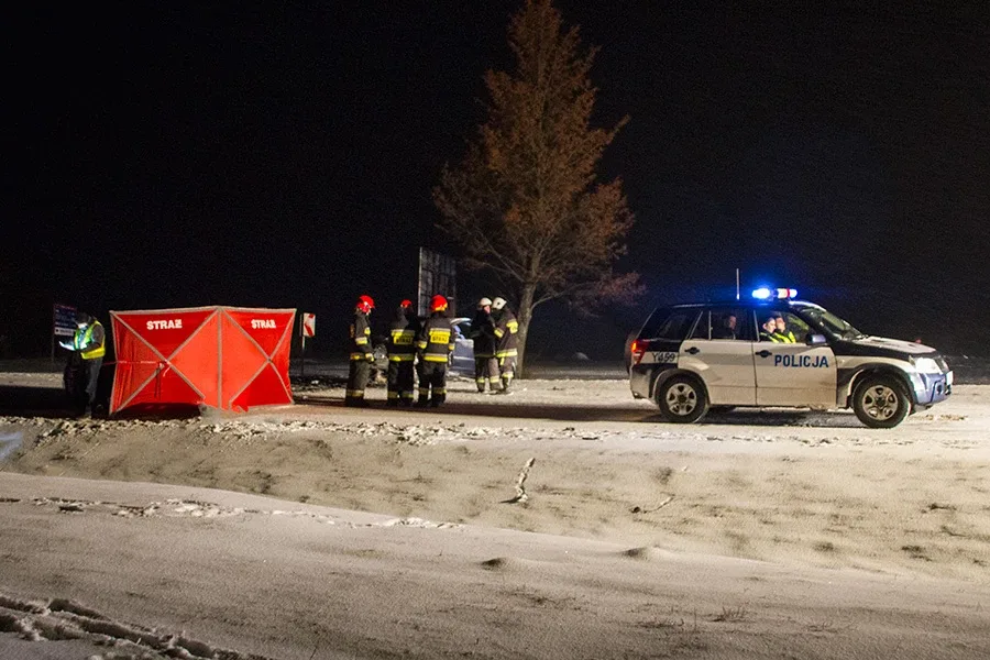 Śmiertelny wypadek na trasie Ostrów - Łomża (zdjęcia)
