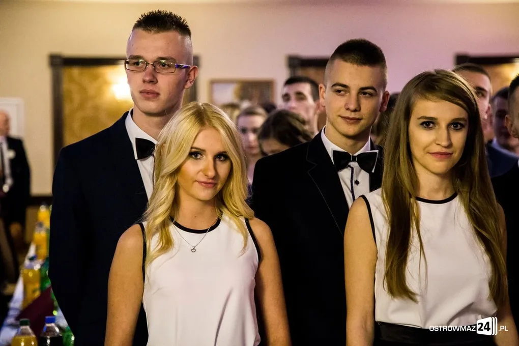 Studniówka ostrowskiego Rubinka (zdjęcia, wideo)