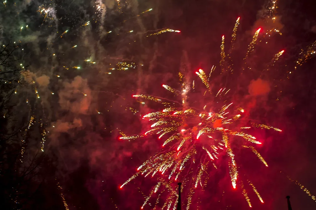 Sylwestrowa noc nad Ostrowią Mazowiecką (wideo)