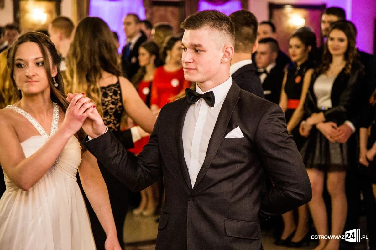 Studniówka Ekonomika 2016 - zobacz zdjęcia i wideo