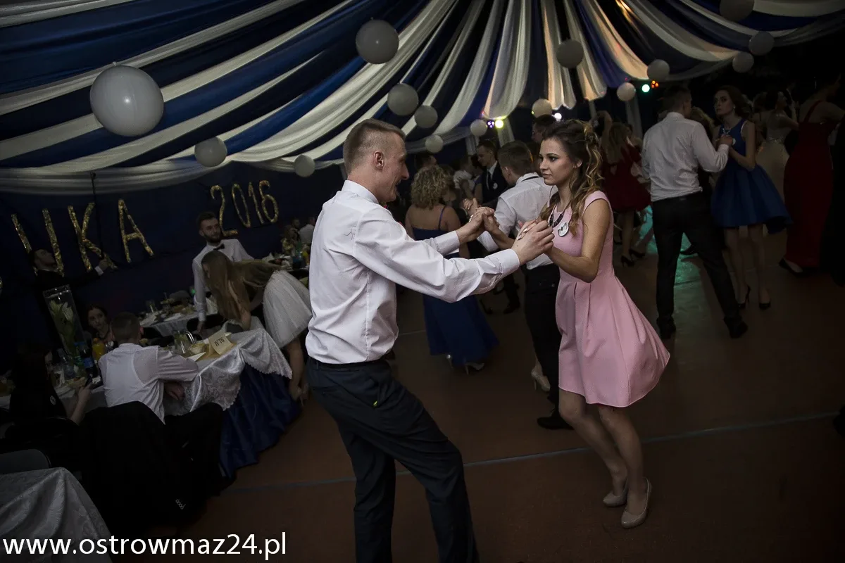 Zobacz relację ze studniówki ZS w Małkini (zdjęcia, wideo)