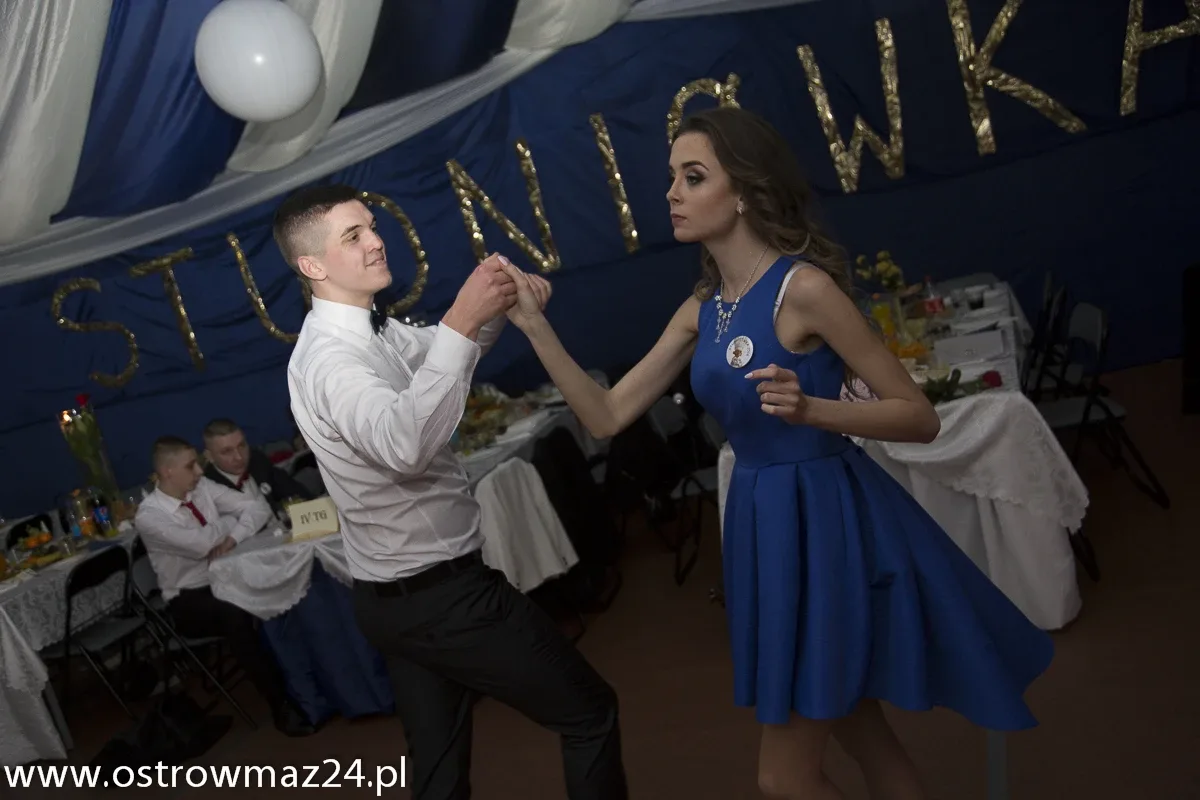 Zobacz relację ze studniówki ZS w Małkini (zdjęcia, wideo)