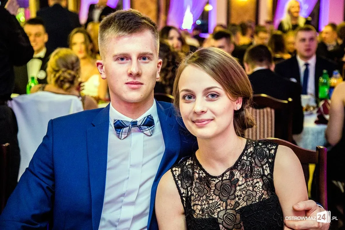 Studniówka Ekonomika 2016 - zobacz zdjęcia i wideo