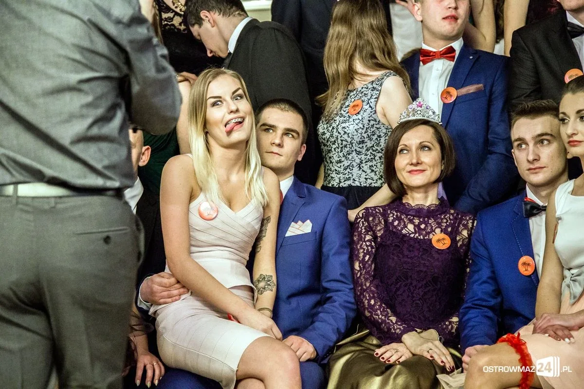 Studniówka Ekonomika 2016 - zobacz zdjęcia i wideo