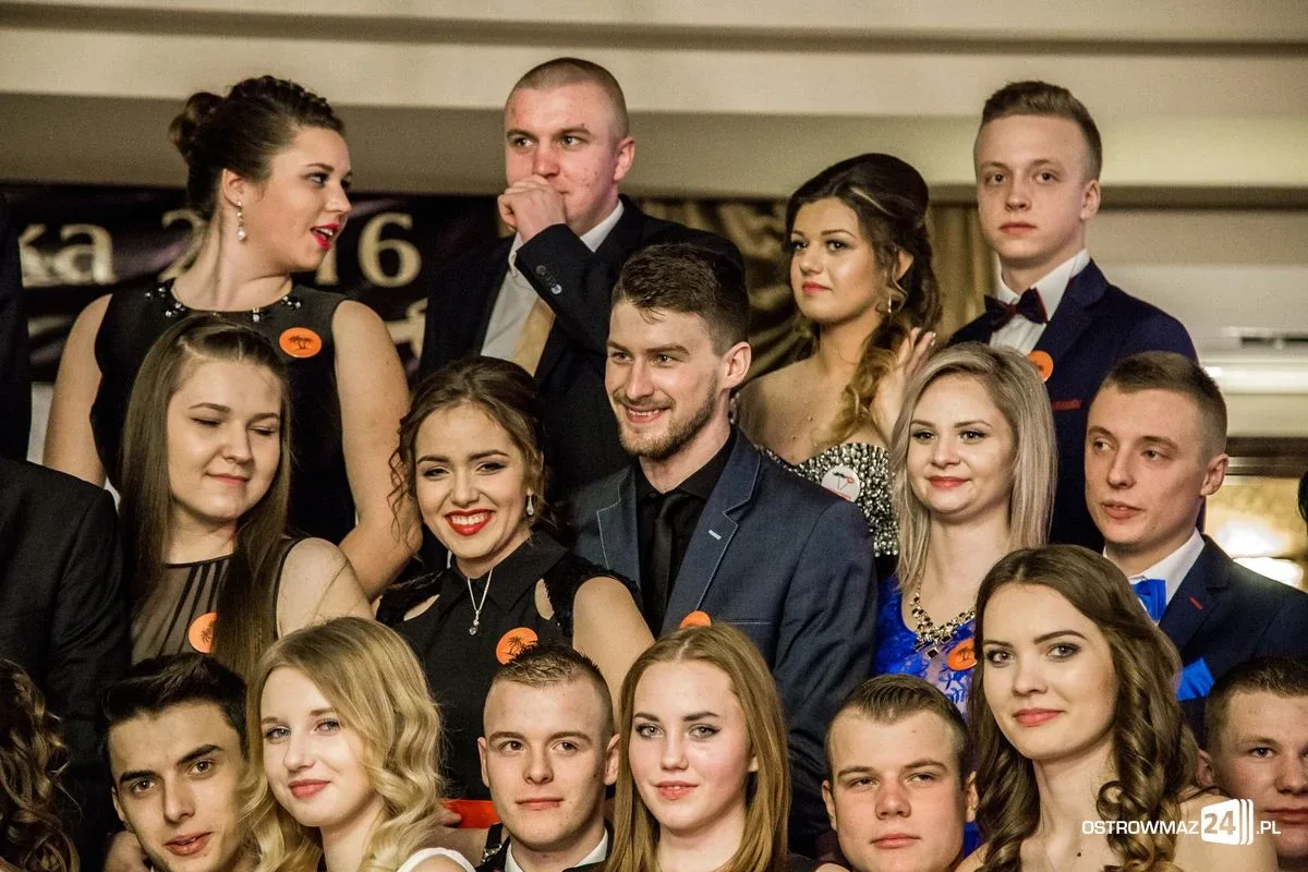 Studniówka Ekonomika 2016 - zobacz zdjęcia i wideo