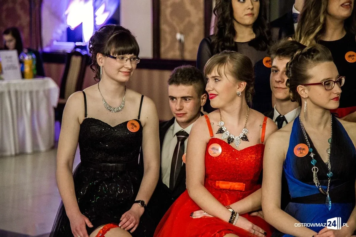 Studniówka Ekonomika 2016 - zobacz zdjęcia i wideo