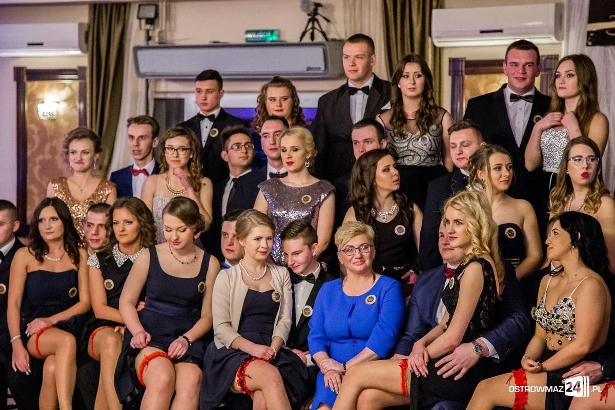 Studniówka Ekonomika 2016 - zobacz zdjęcia i wideo