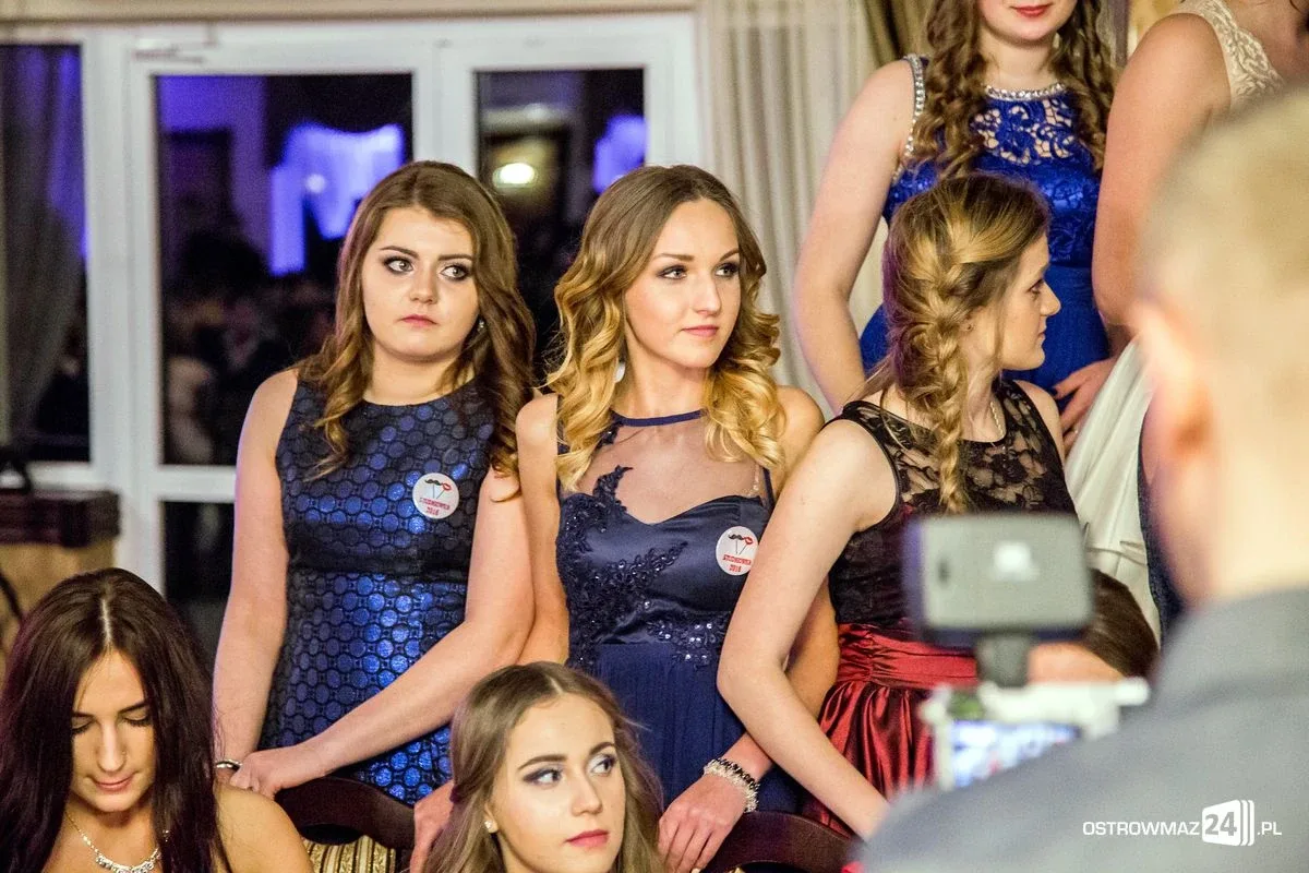Studniówka Ekonomika 2016 - zobacz zdjęcia i wideo